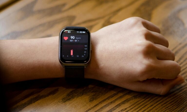 Why Millions of People Are Using Smartwatches to Monitor Their Health